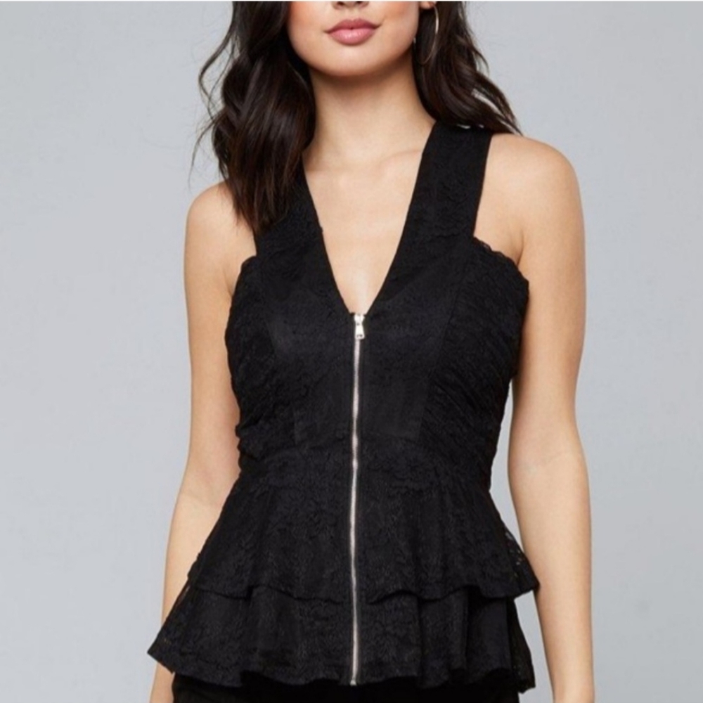 🆕BEBE Kylie lace black top